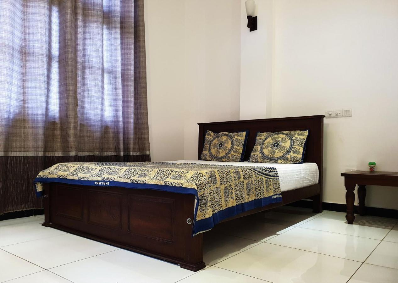 Hotel Surf'N Lanka - Surf School à Weligama Extérieur photo