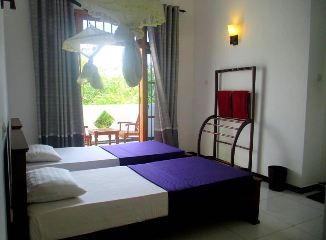 Hotel Surf'N Lanka - Surf School à Weligama Extérieur photo